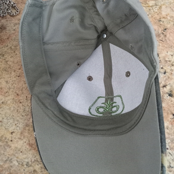 Hat - Picture 2 of 4